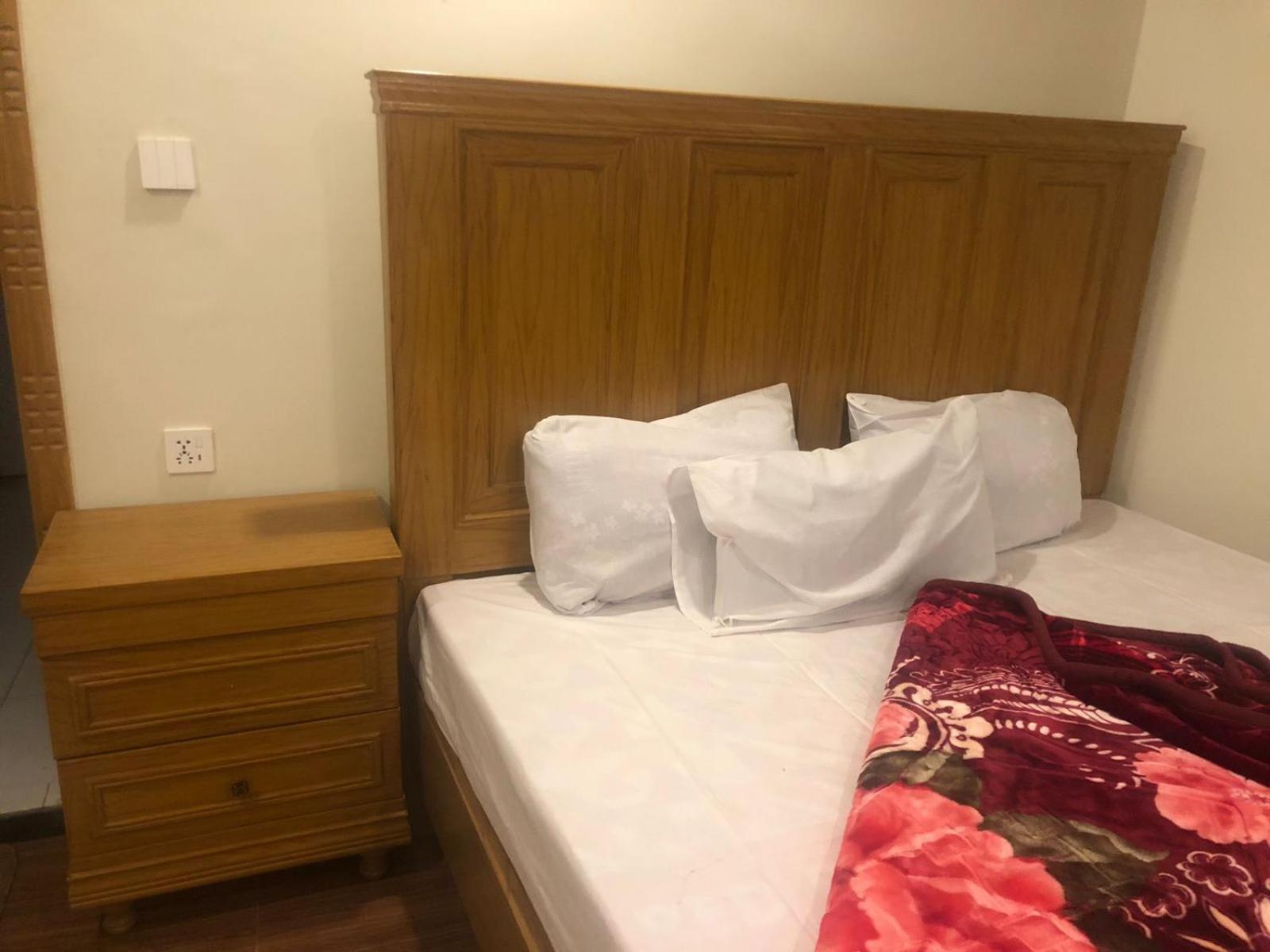 Al Buraq Hotel 伊斯兰堡 外观 照片